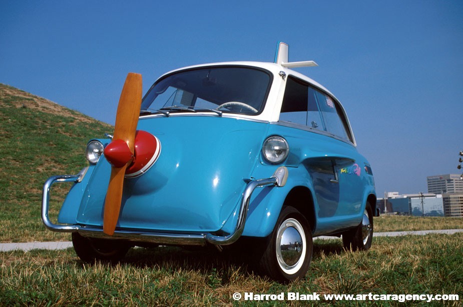 http://www.artcaragency.com/wp-content/uploads/2012/04/aero-car-art-car-dave-major-art-car-agency-photo-harrod-blank-aeo7.jpg